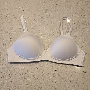 Warners Bra 36B White Wireless Lined Padded 02043